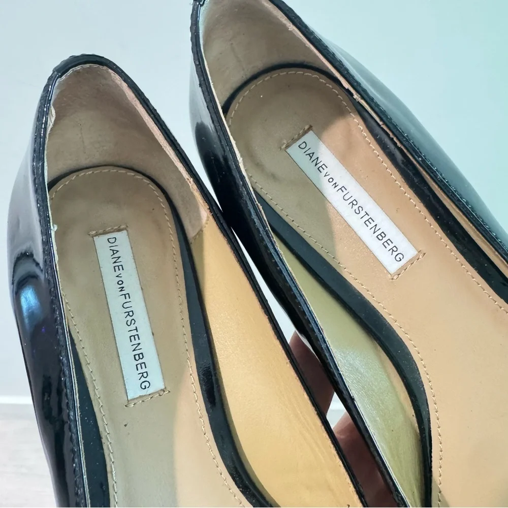 Diane Von Furstenberg‎ Black Patent Leather Pointed Toe Flats 8M